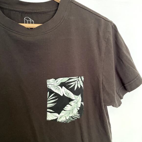 Original Use crewneck black t-shirt men's small cotton top front leaf pocket - Picture 2 of 7